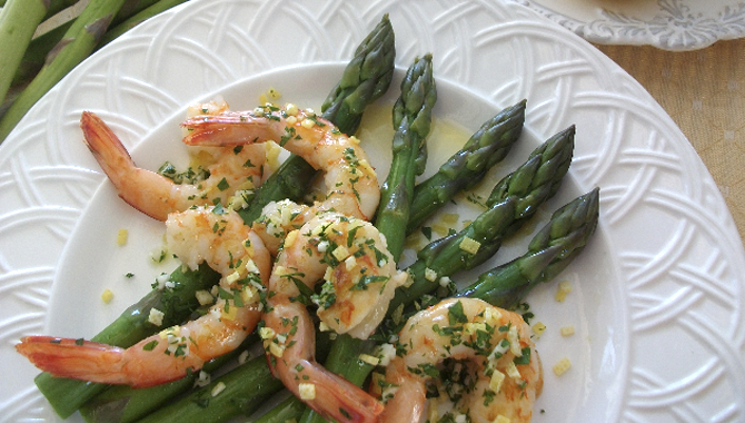 Asparagus and Prawn Gremolata